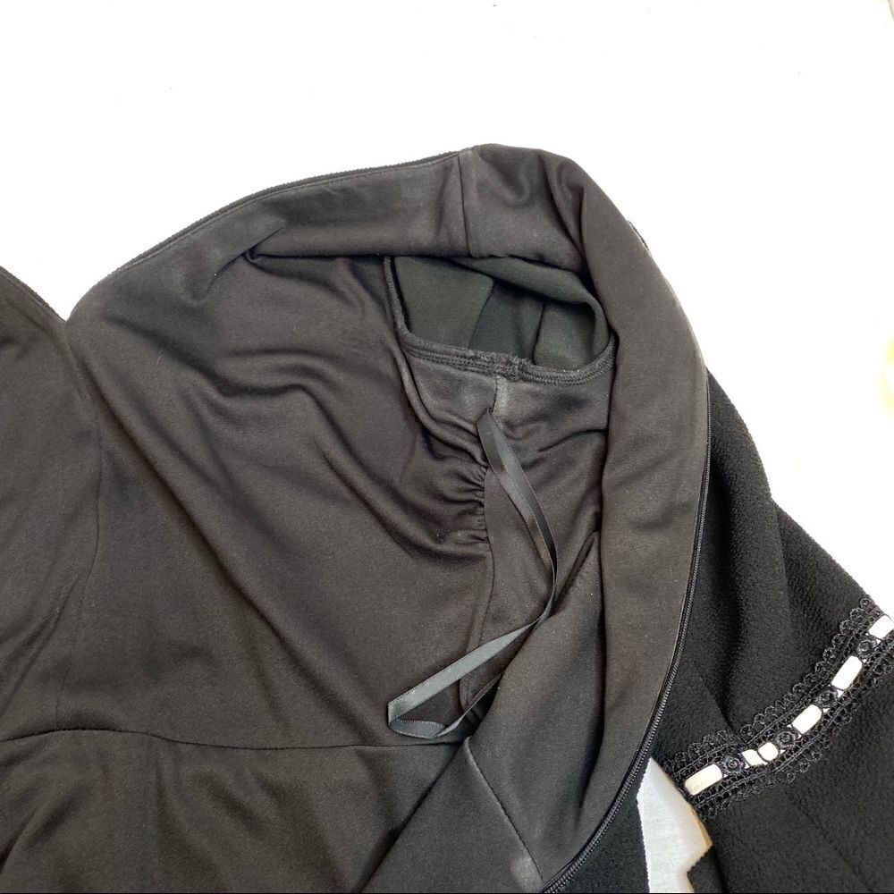 Karl Lagerfeld black with white trim V-neck bell sleeve dress size 2 - Picture 13 of 16